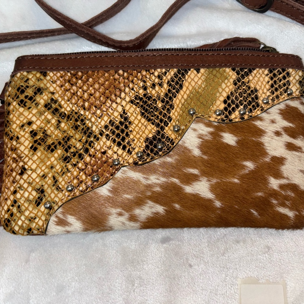 American Darling Brown and Gold Crossbody Bag - Picture 11 of 16